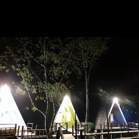 The Mangrove Sematan Exterior foto